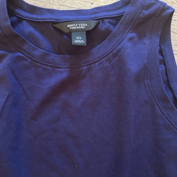 Near want peplum top - Picture 3 of 3